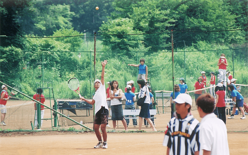 富士山の麓、東照館のテニスコートでテニス合宿や大会