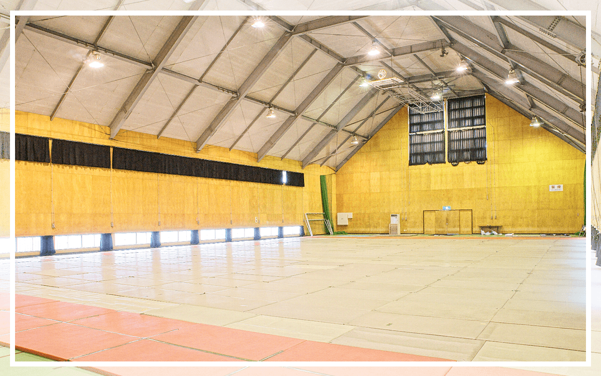 富士山の麓、東照館の体育館（武道場）で柔道や剣道、合気道、空手など格闘技スポーツ合宿