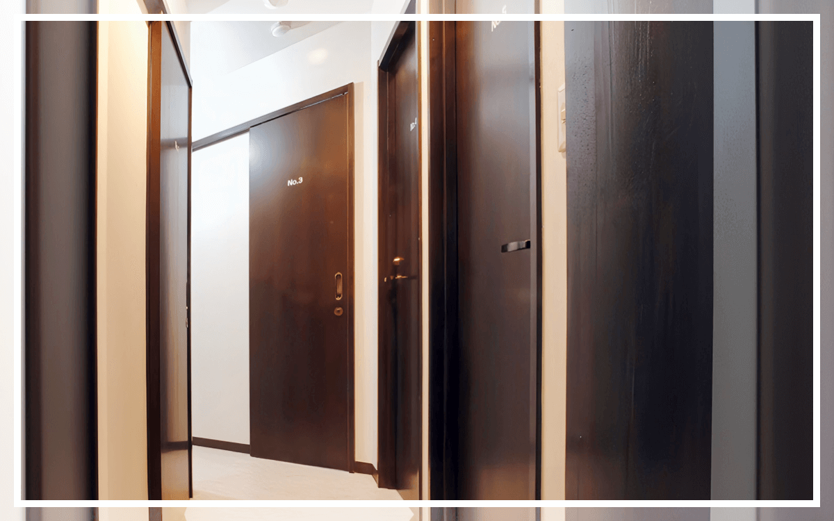 個室シャワールーム（２４時間利用可）