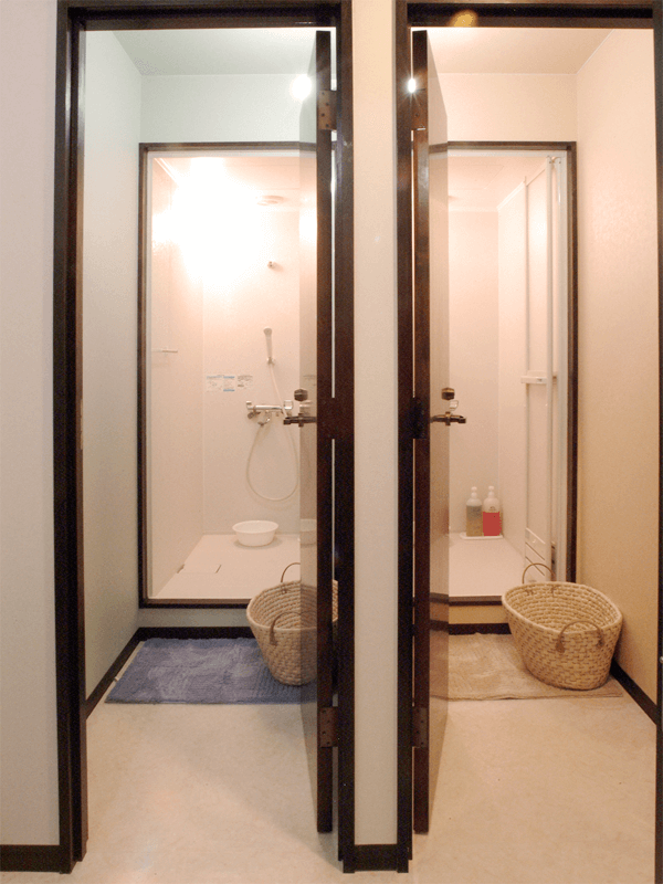 女性用完全個室対応シャワールーム