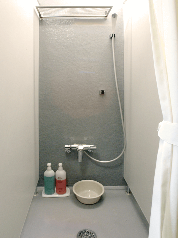 男性用仕切り型シャワールーム