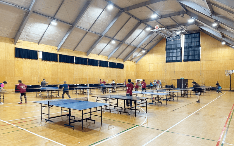 富士山の麓、東照館の体育館で卓球合宿